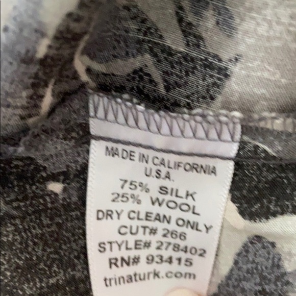 Trina Turk Silk Boat Neck Blouse Black Small - Picture 6 of 6